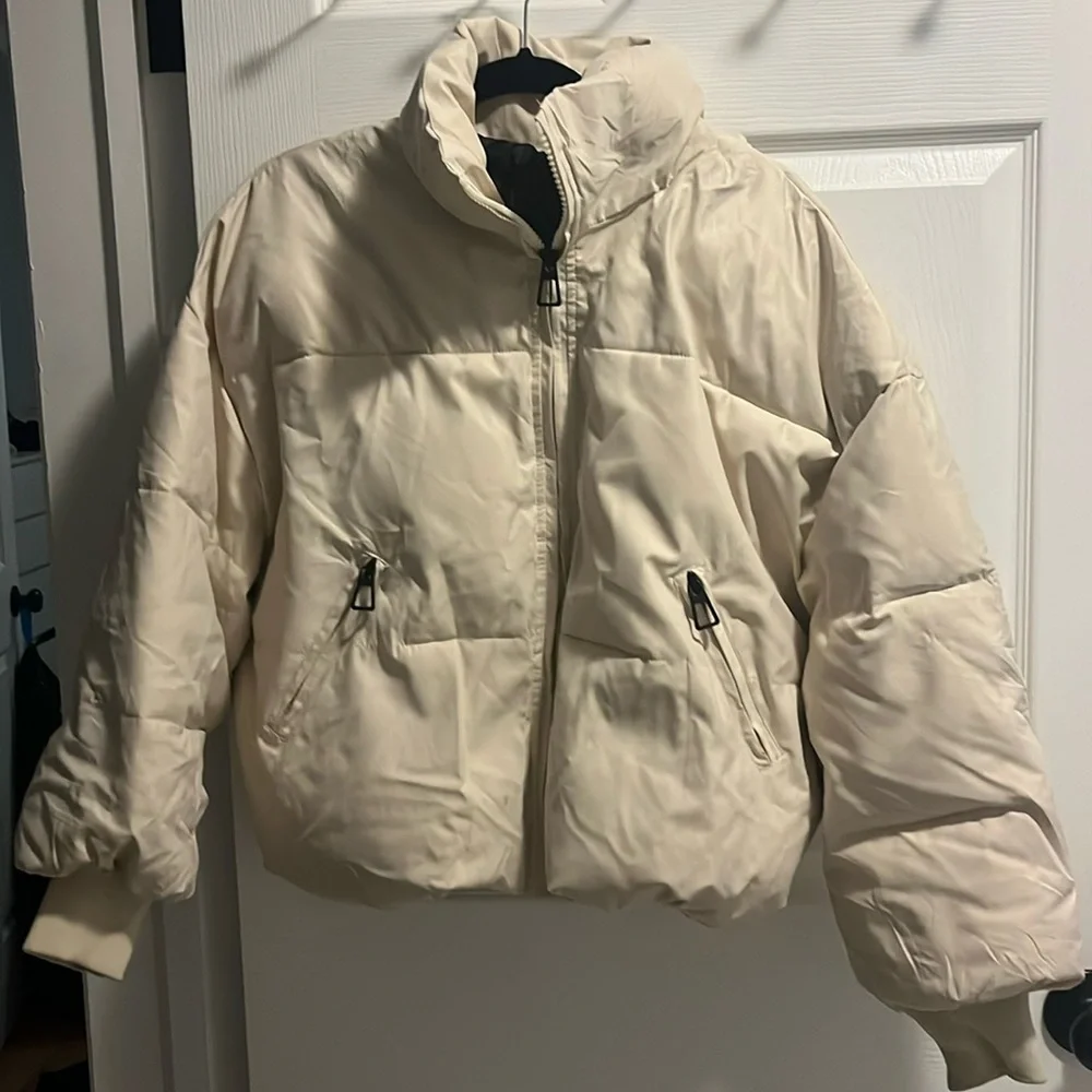 Cream Short Puffer - Picture 5 of 6